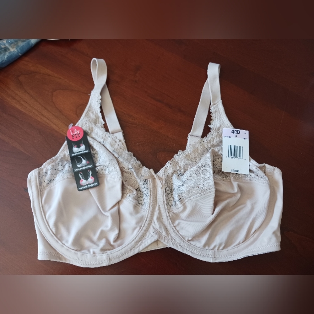 Lilyette Cream Lace Underwire Bra Sz 40D NWT